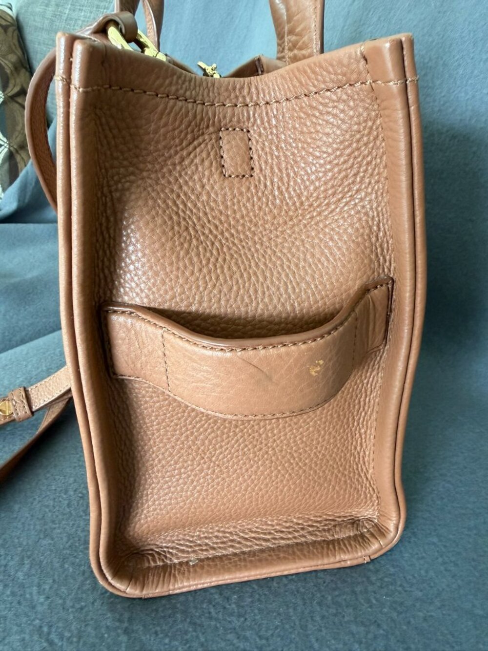 Marc Jacobs Leather Medium The Tote Bag (Argan Oil) - Picture 5 of 10